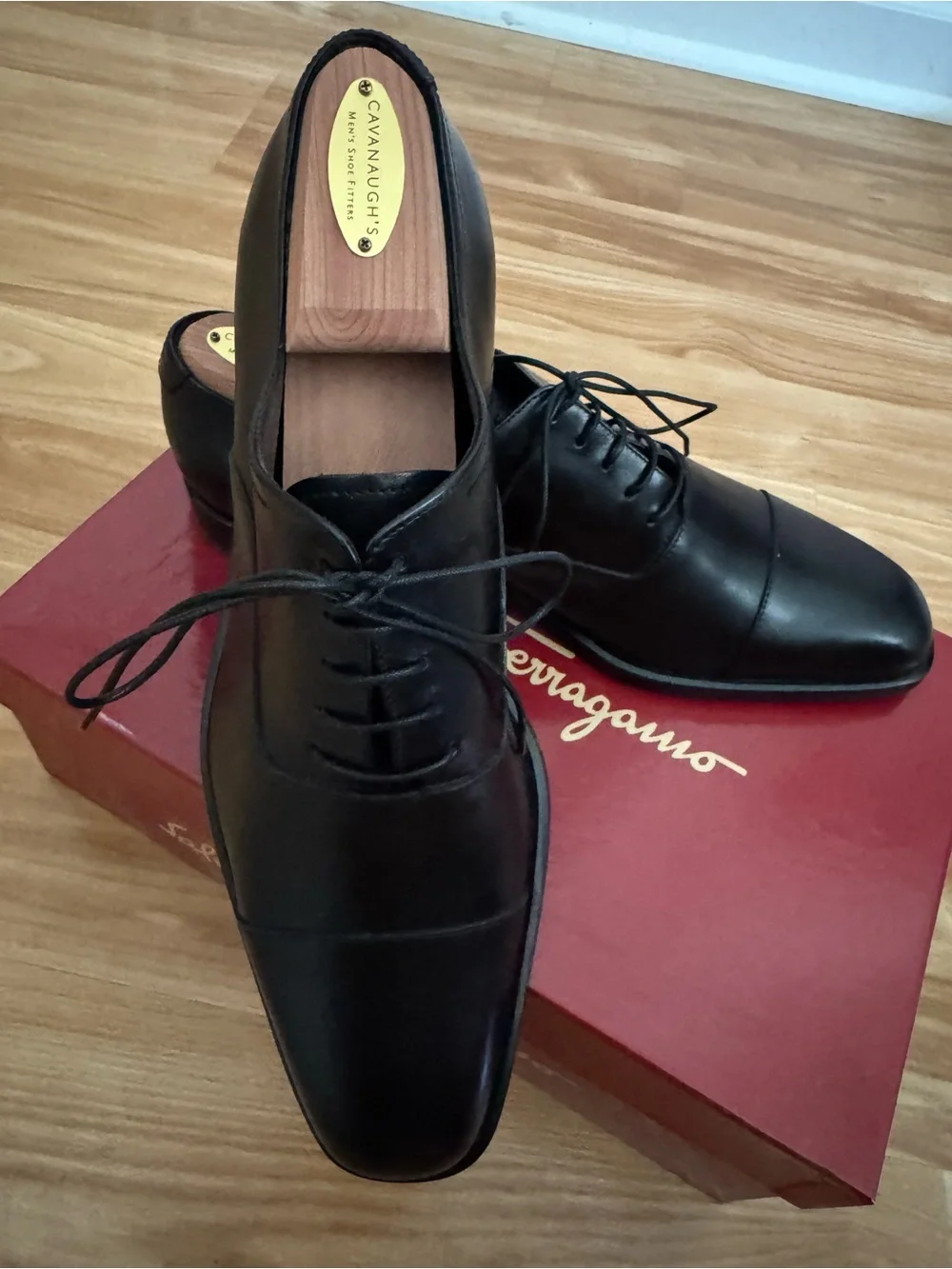 Salvatore Ferragamo Men’s Black Leather Cap-Toe Oxfords 9.5D